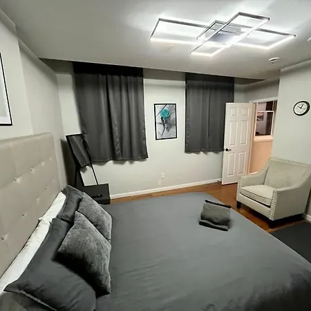 Downtown Albany 1 Bed + Workstation @ Maiden Lane Apartment